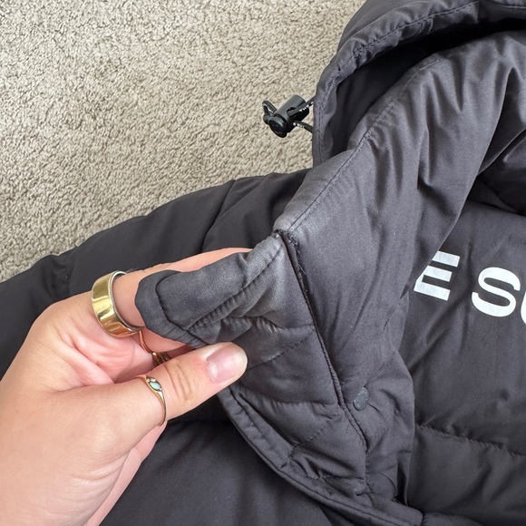 Black Aritzia Super Puff - Picture 4 of 6